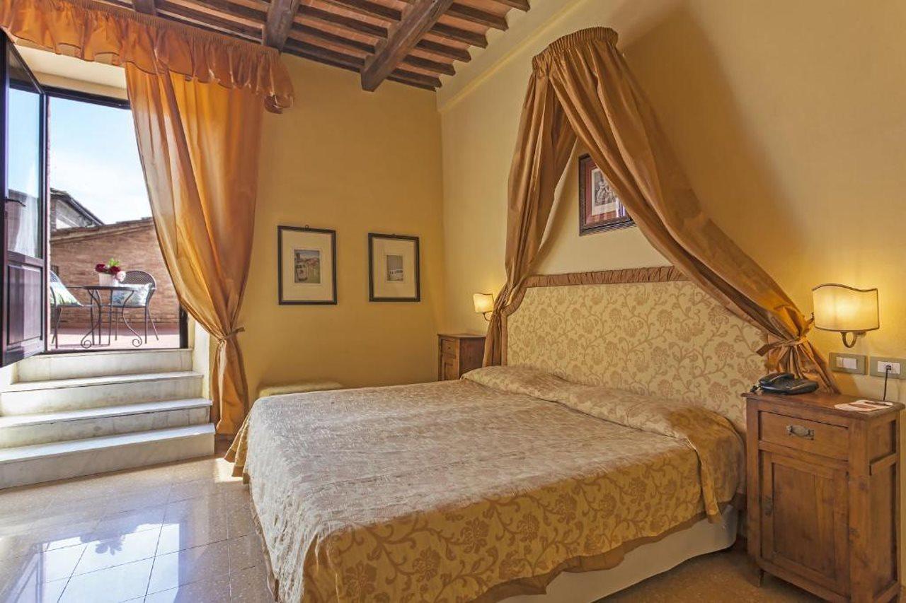 Il Chiostro Del Carmine Hotel Siena Luaran gambar