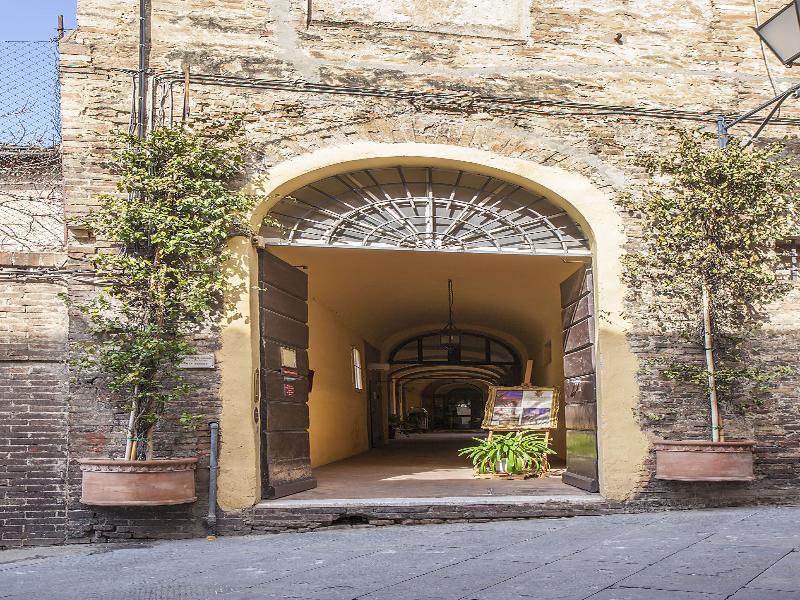 Il Chiostro Del Carmine Hotel Siena Luaran gambar