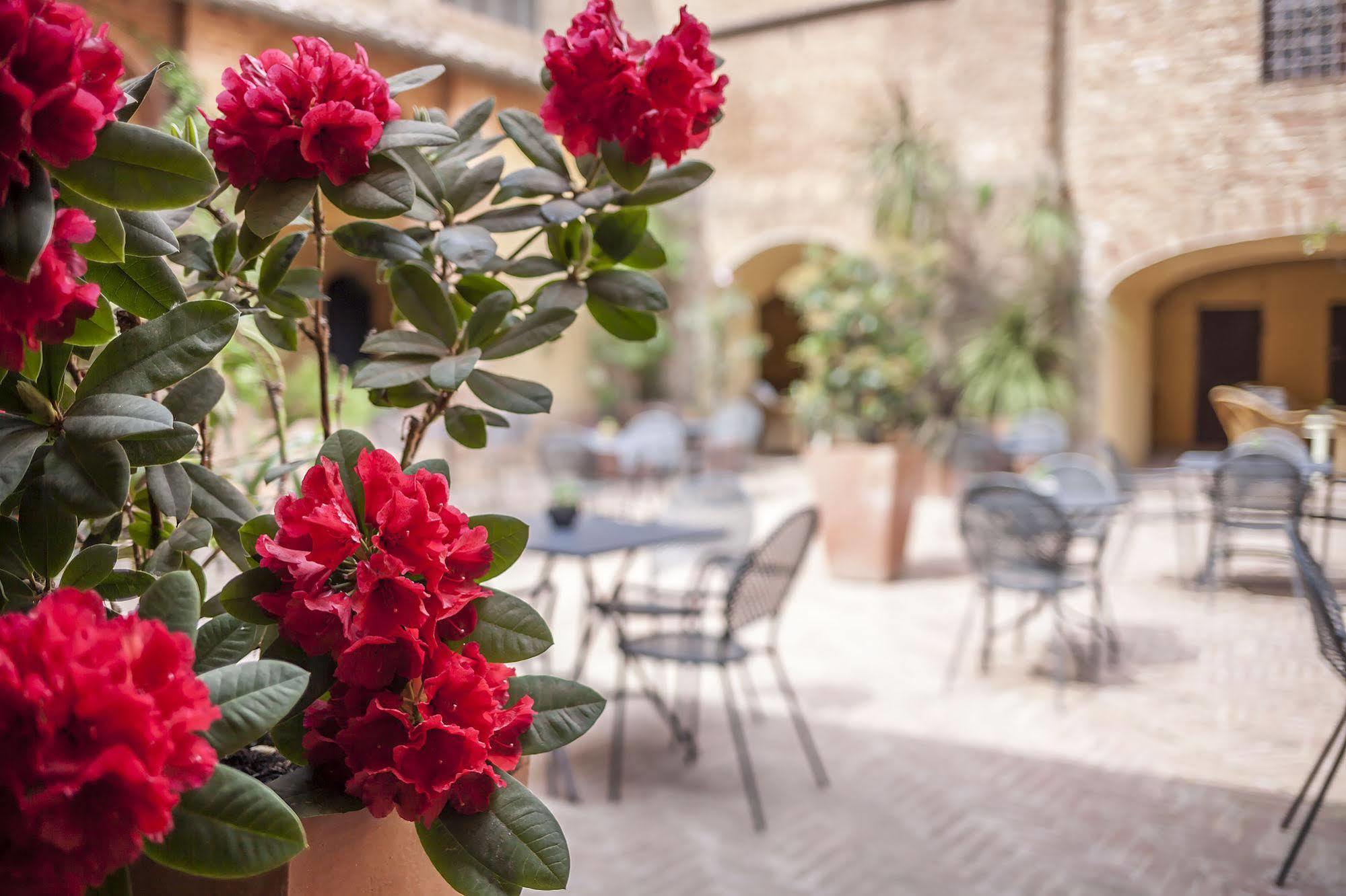 Il Chiostro Del Carmine Hotel Siena Luaran gambar