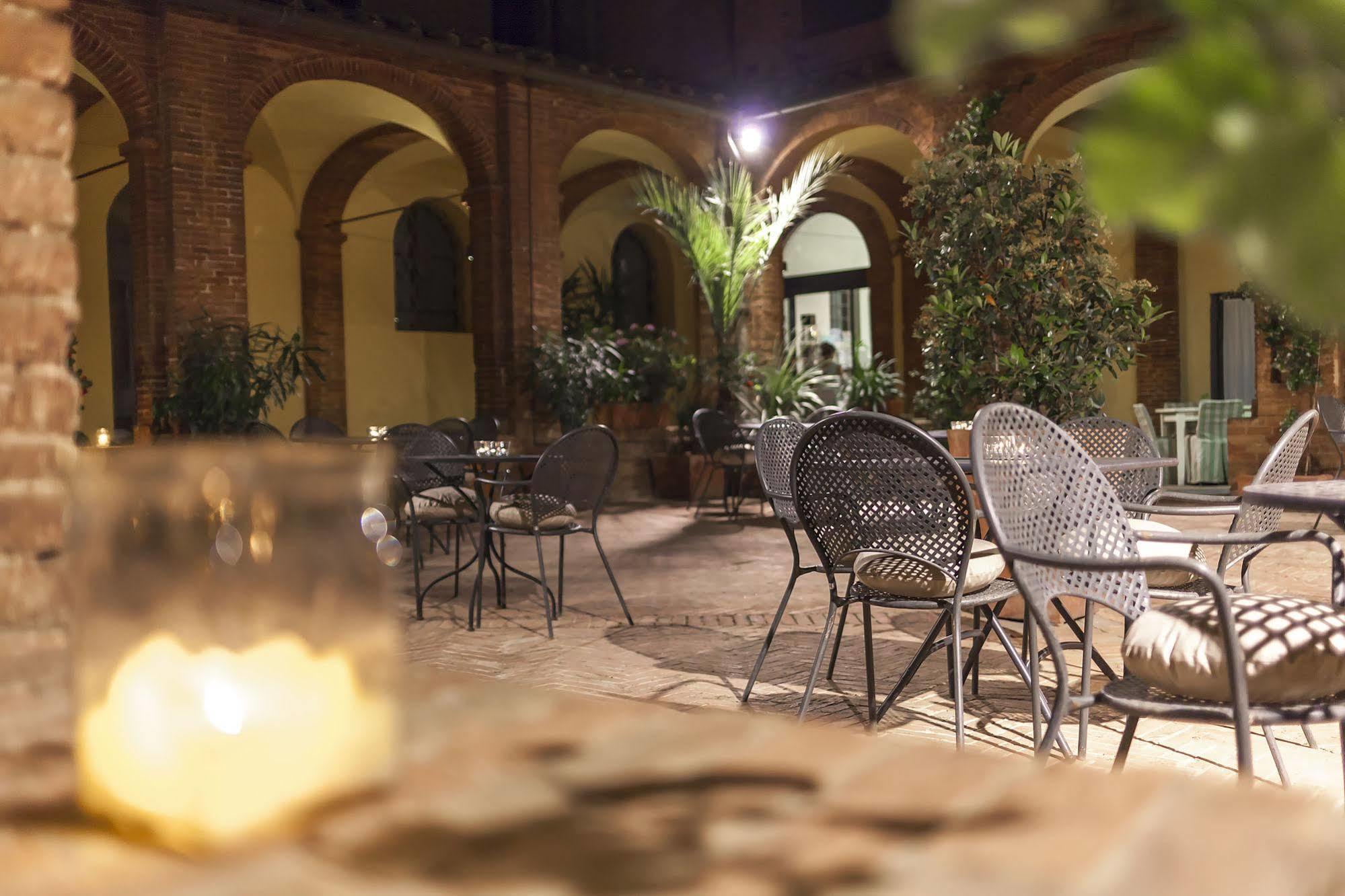 Il Chiostro Del Carmine Hotel Siena Luaran gambar