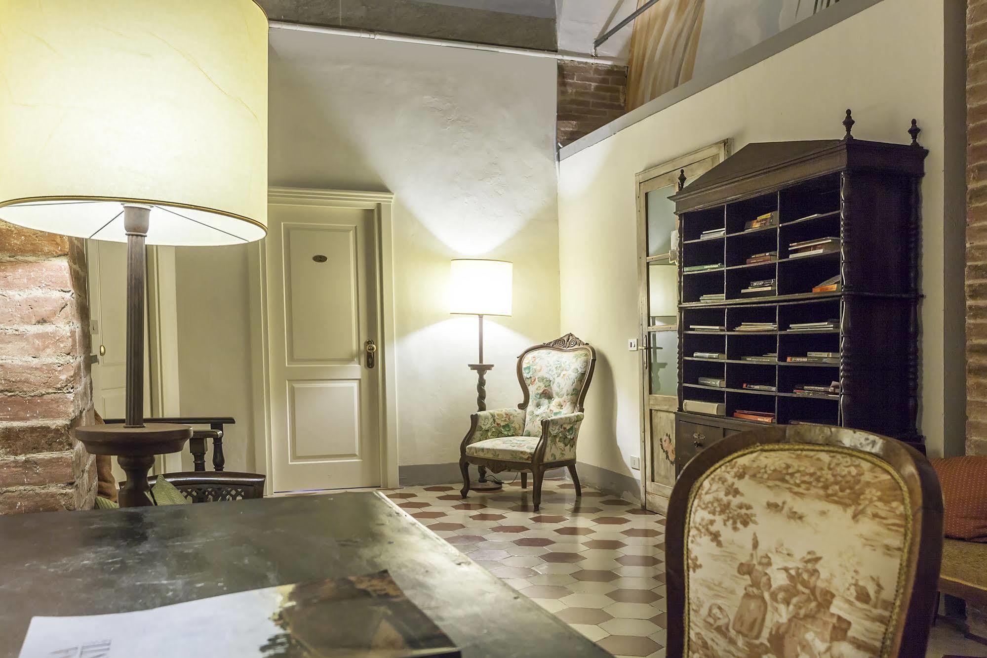 Il Chiostro Del Carmine Hotel Siena Luaran gambar