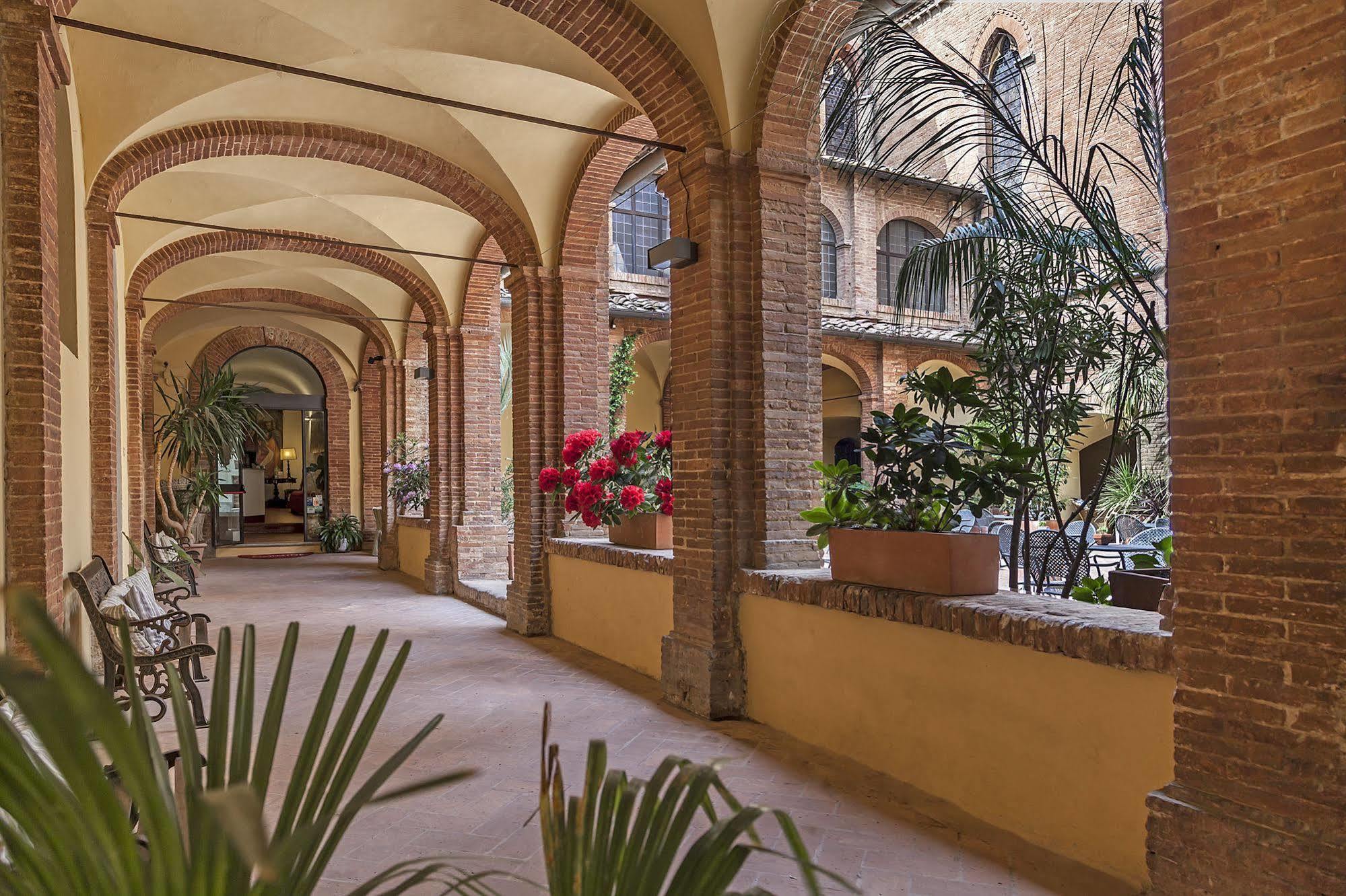 Il Chiostro Del Carmine Hotel Siena Luaran gambar