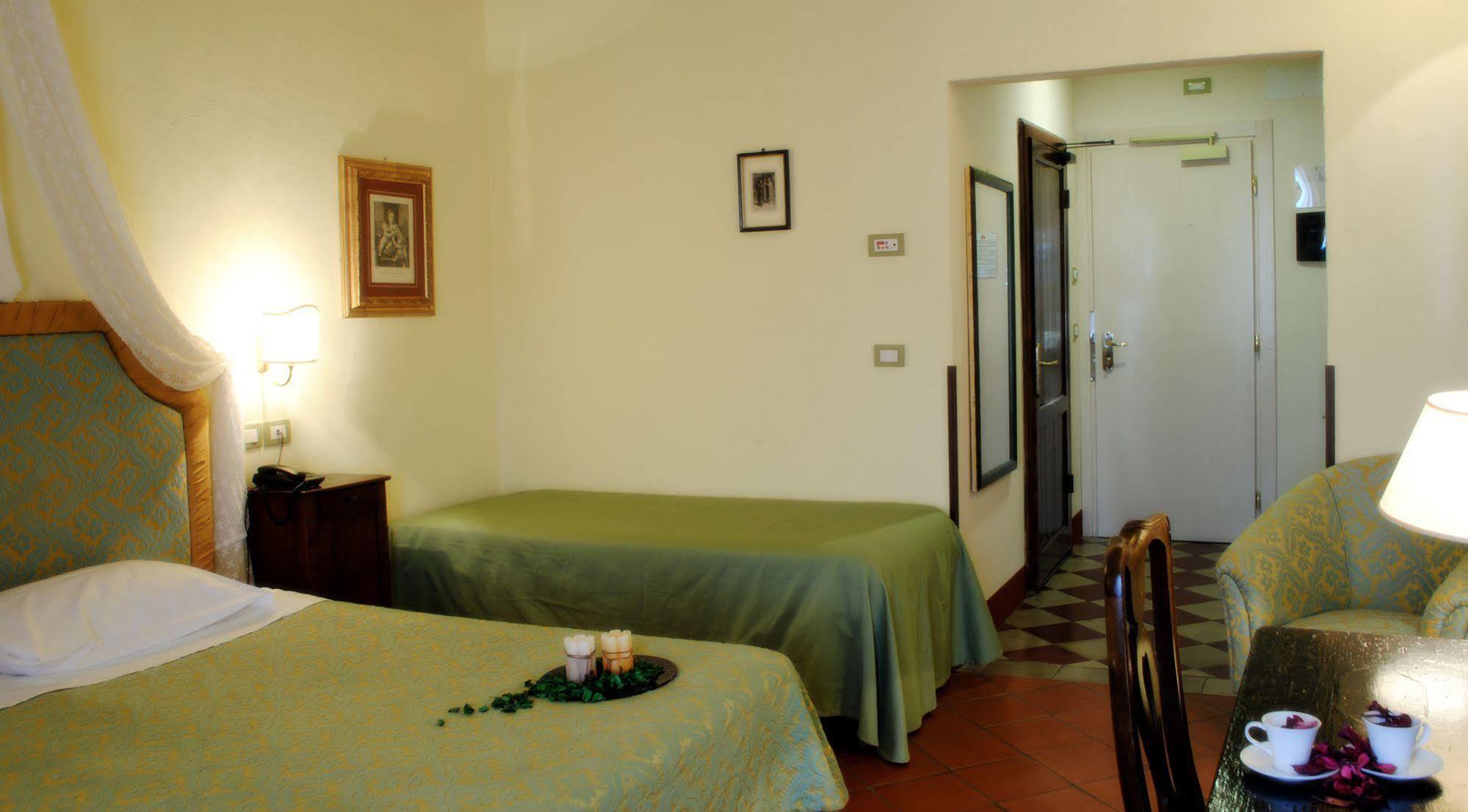 Il Chiostro Del Carmine Hotel Siena Luaran gambar