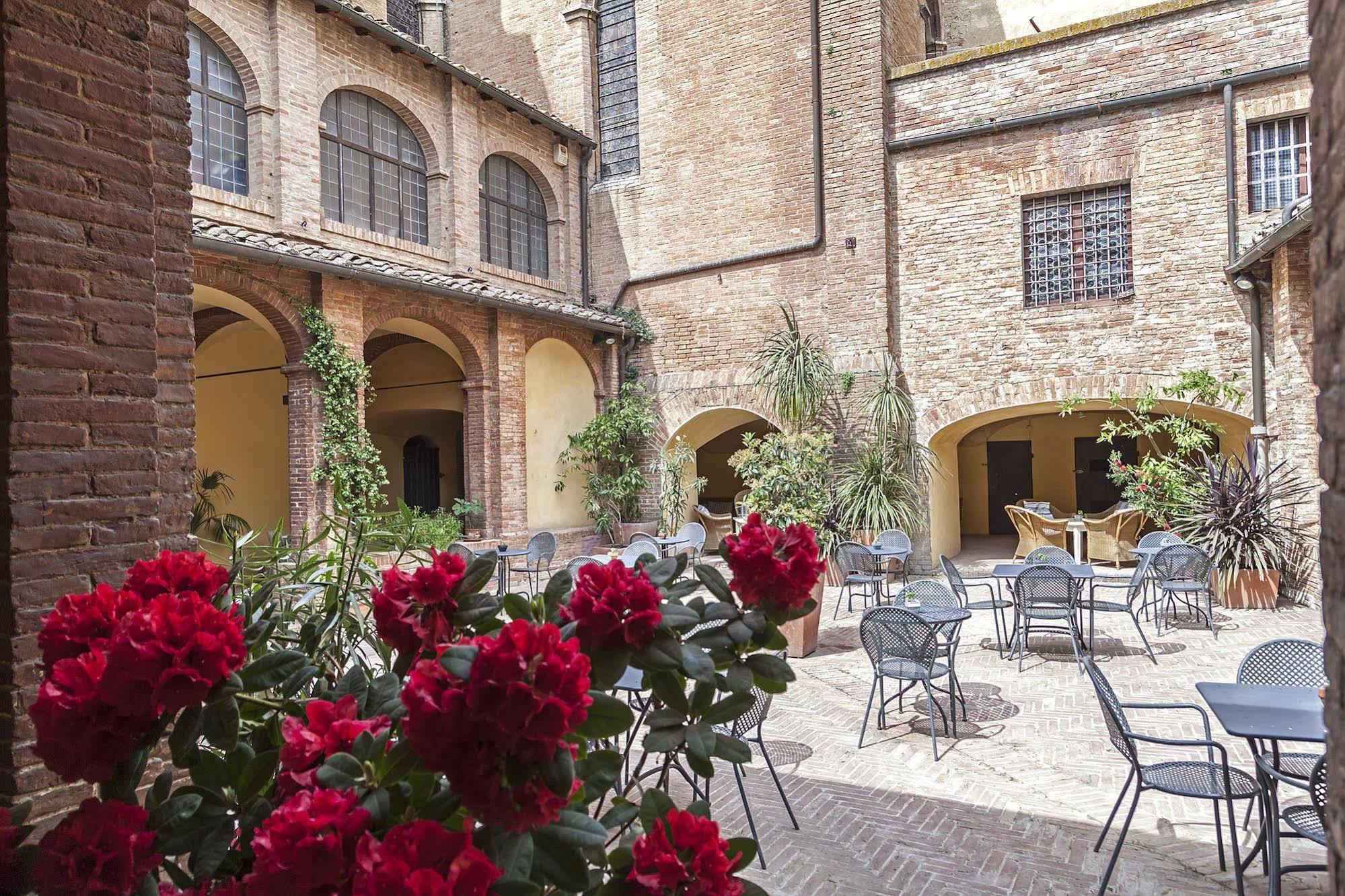 Il Chiostro Del Carmine Hotel Siena Luaran gambar