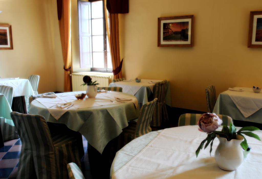 Il Chiostro Del Carmine Hotel Siena Luaran gambar
